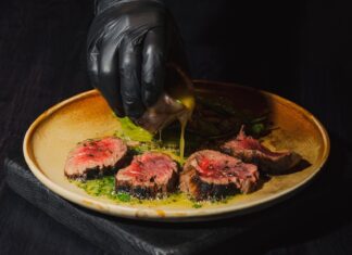 3 Best Restaurants in the Valley for a Romantic Valentine’s Day Dinner